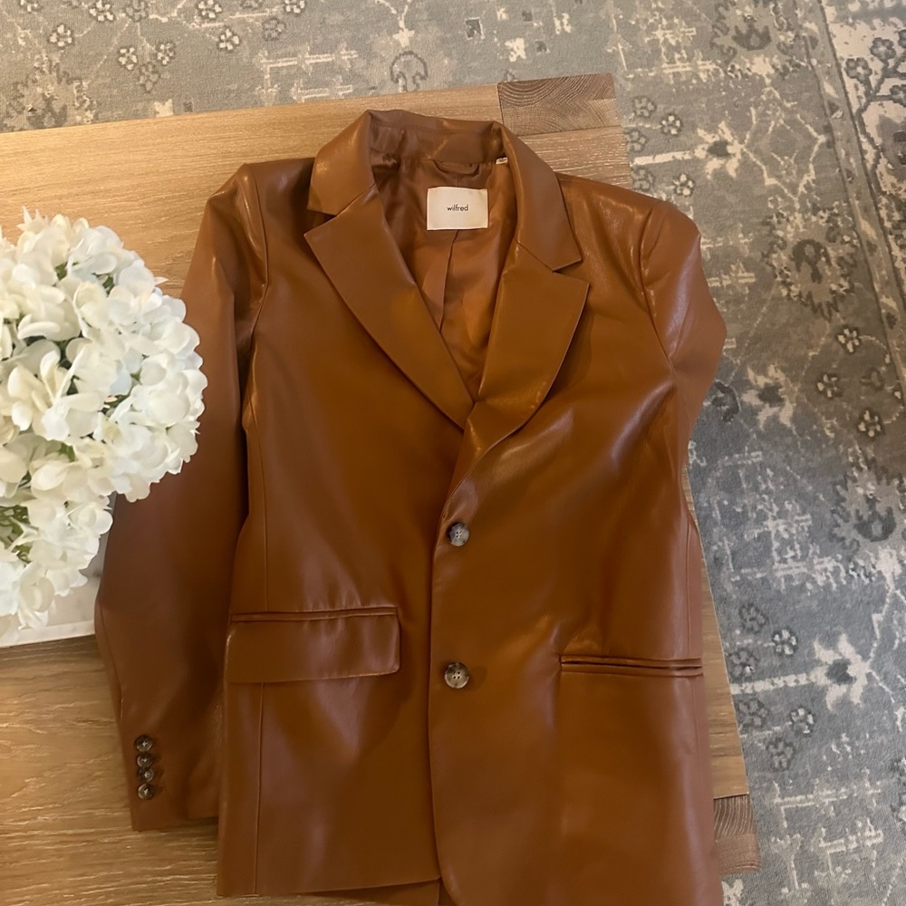 Aritzia pleather blazer